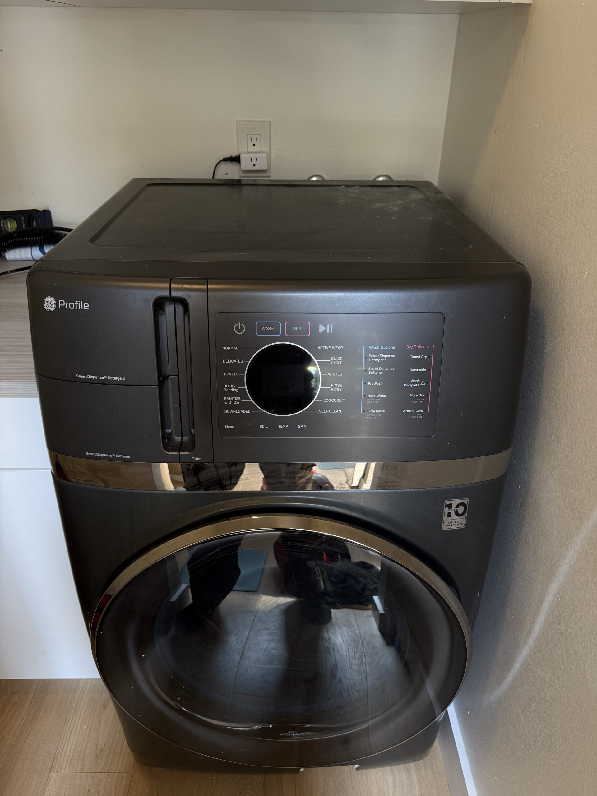 Washer exterior view.