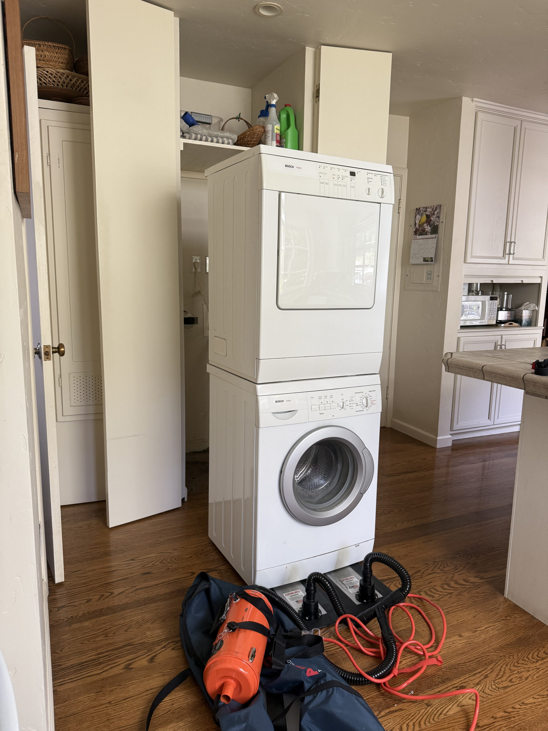 The stackable unit was safely pulled out using air sliders — no scratches, no heavy lifting.